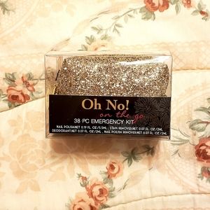 Emergency Fashion Kit